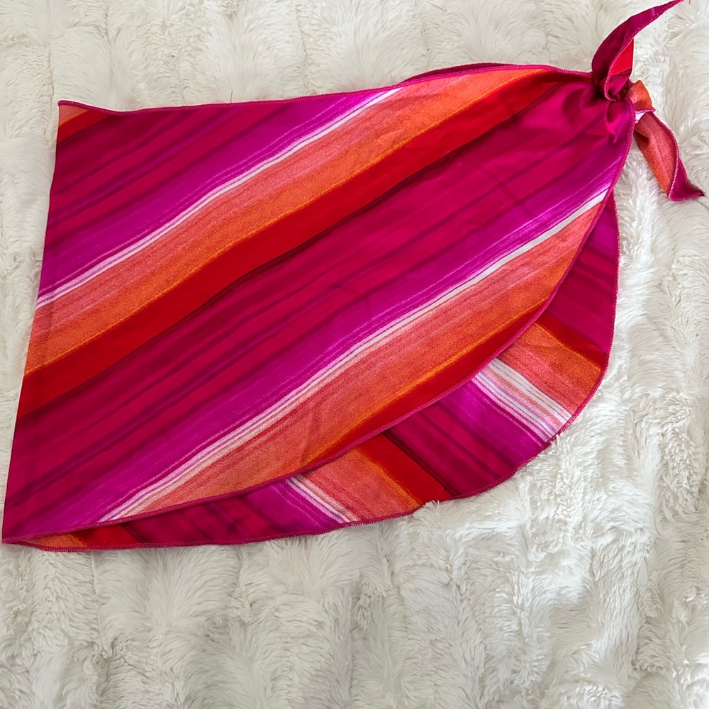 Trina Turk Soltice Stripe Plunge One-Piece (12) & Matching Sarong (small) - Picture 7 of 8